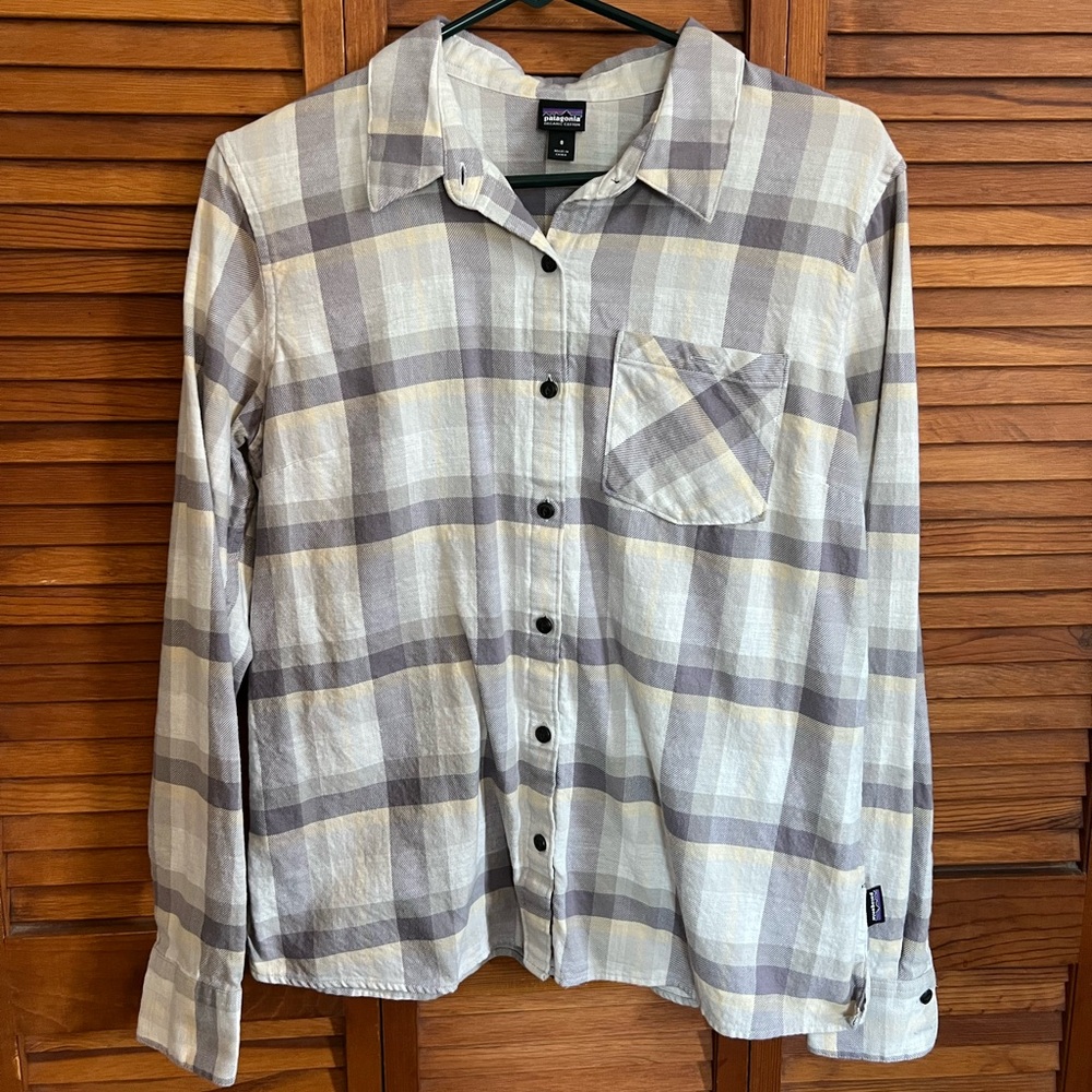 Patagonia Women’s Purple Flannel Botton Down Top